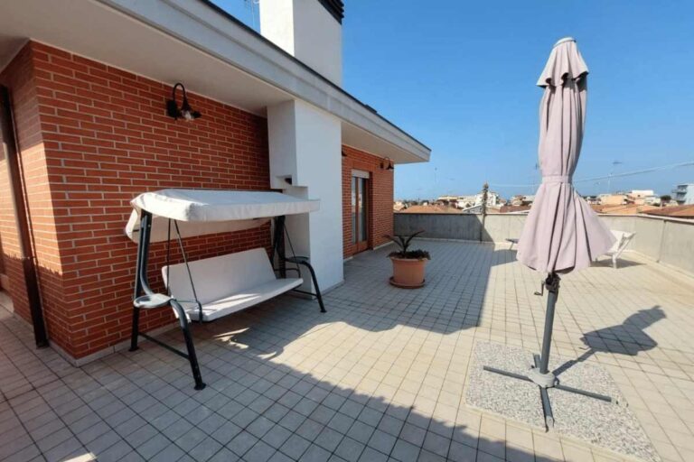 ATTICO ROSETO 1 768x512