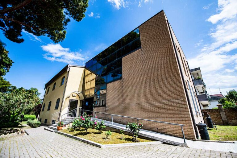 BIBLIOTECA VER 1 768x512