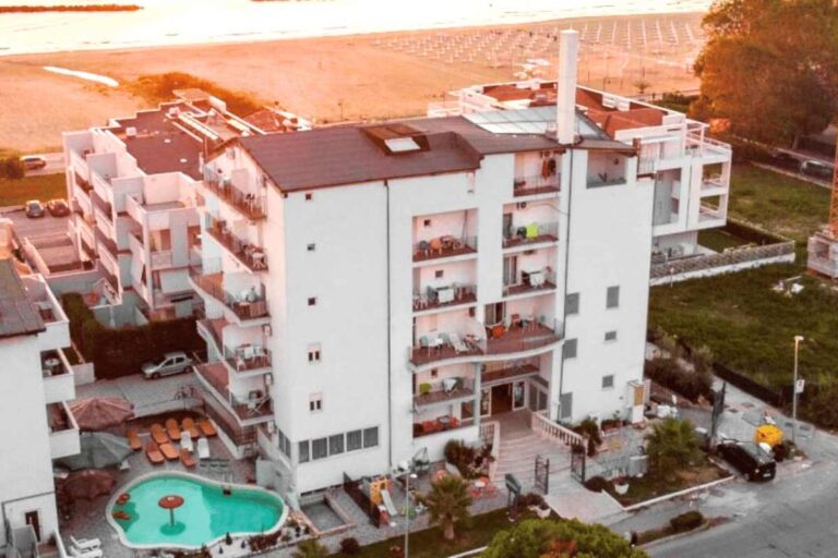 HOTEL LAGUNA BLU 1 768x512