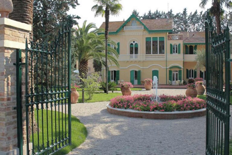 VILLA ROSELLA RESORT 1 768x512